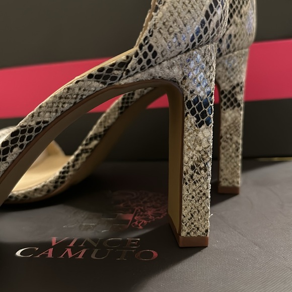 NEW Vince Camuto Women's Heeled Sandal sz 9 - Picture 4 of 6